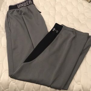 Under Armour Men’s loose fit long pants!